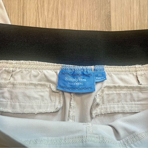 Simply Vera Vera Wang Women’s XS Stretch Crop Pants White/Ivory Black Waistband - Picture 7 of 11